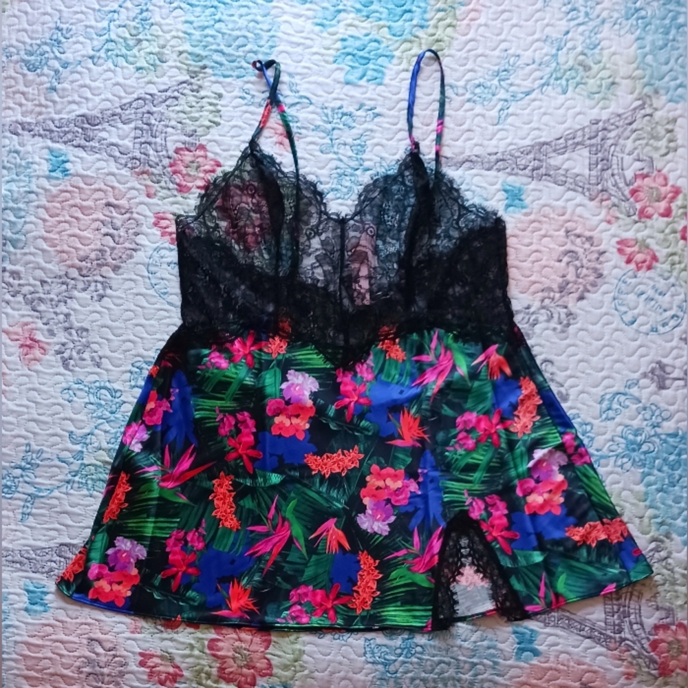 New Victoria's Secret Tropical Black Lace Top Satin Very Sexy Mini Dress Slip XL